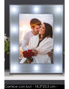 CORNICE P/FOTO CON LUCI cm18,5x23,5